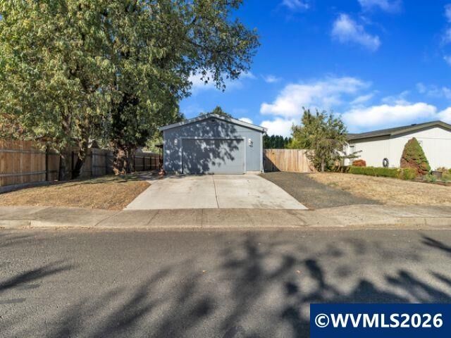 Property Photo:  1997 SE Virginia Dr  OR 97338 