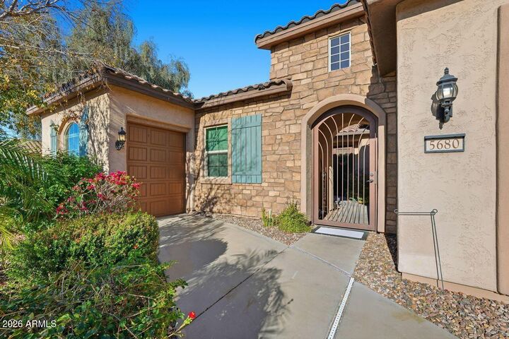 Property Photo:  5680 W Willow Way  AZ 85132 