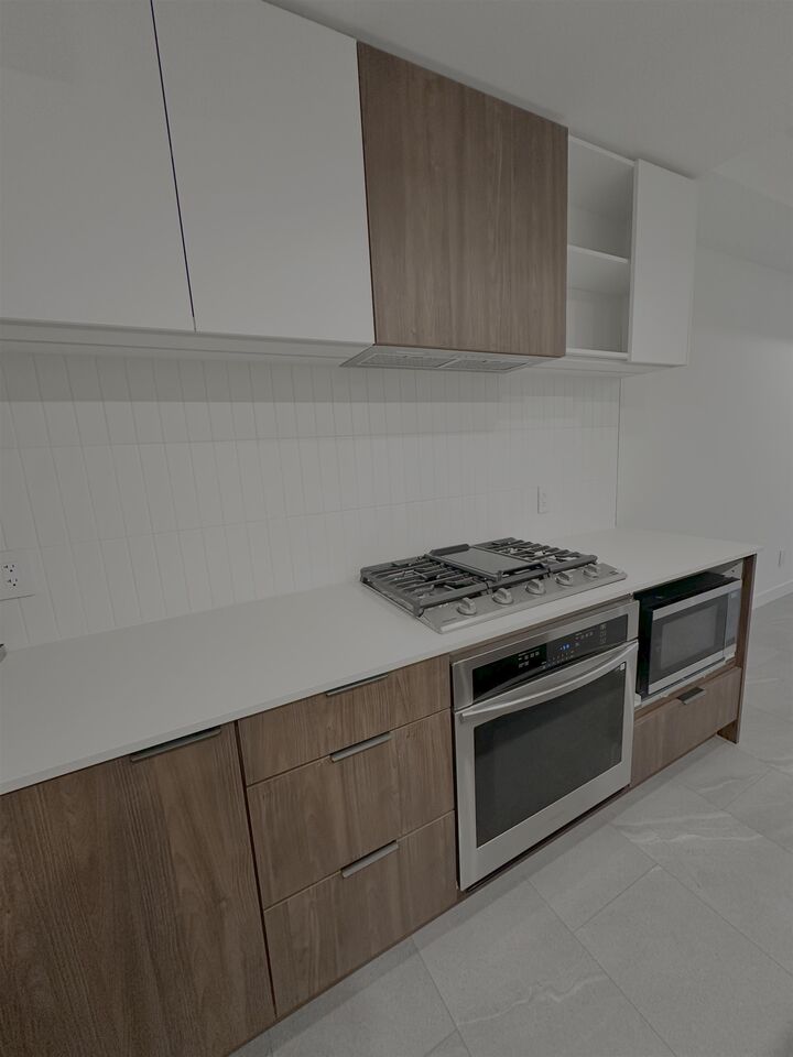 Photo de la propriété:  623 Kemsley Ave  BC V3J 3Z7 