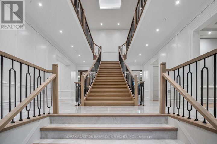 Property Photo:  27 Penwood Crescent  ON M3B 3B1 