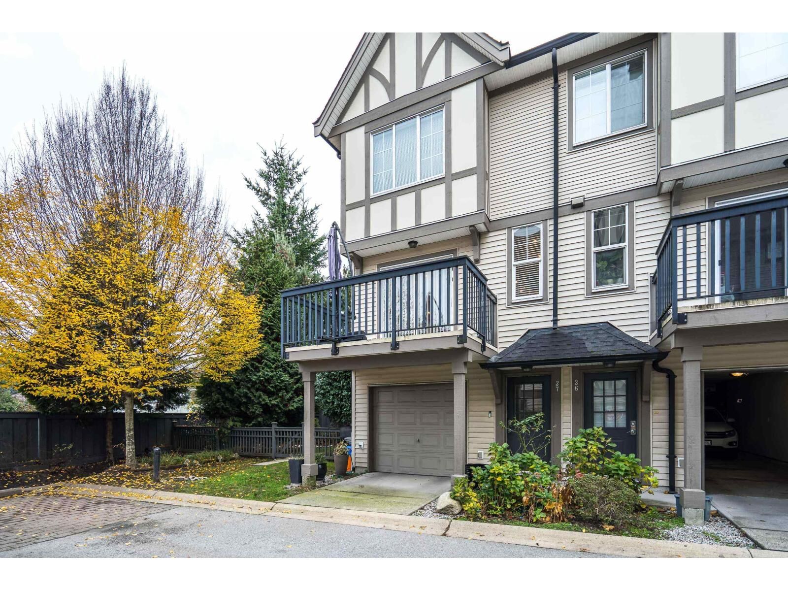 Photo de la propriété:  8385 Delsom Way 37  BC V4C 0A3 