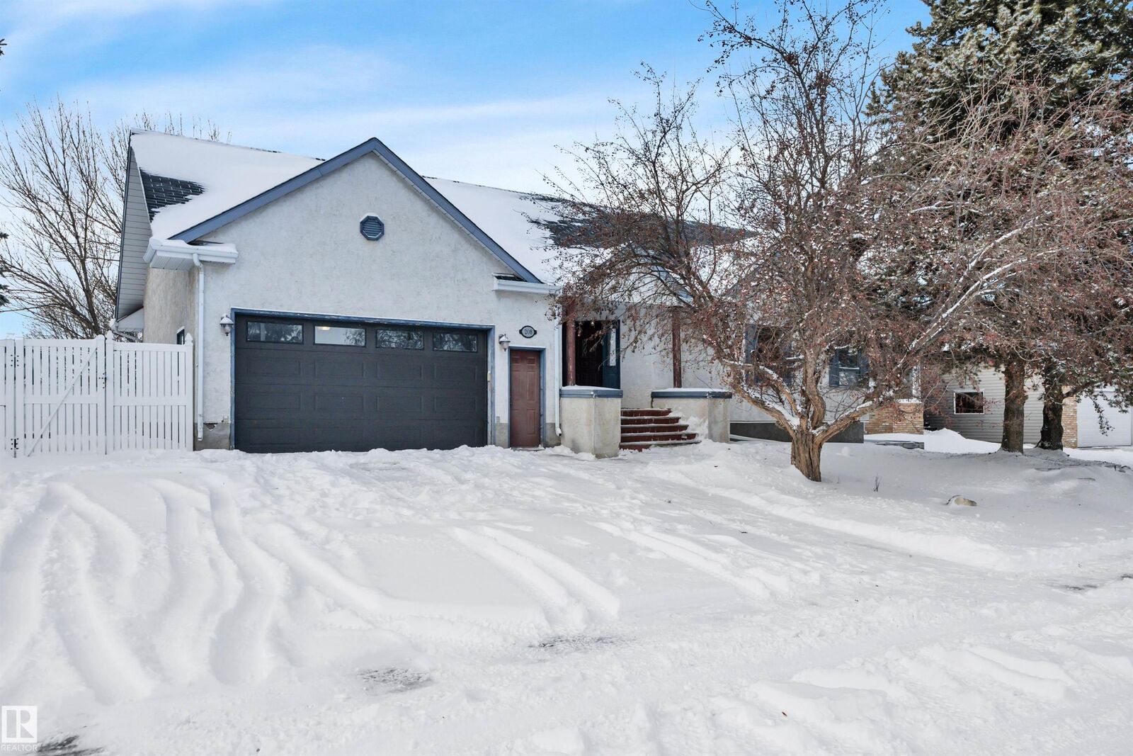 Property Photo:  208 Parkallen Way  AB T9A 3J4 