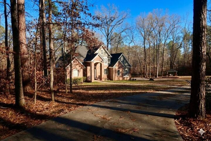 Property Photo: 355 Parker Road GA 30014