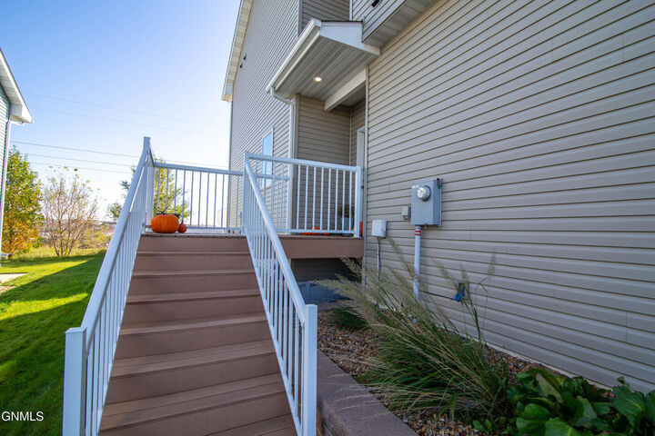 Property Photo:  3250 Capitol Avenue E  ND 58501 