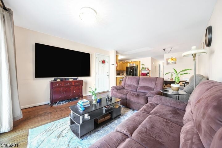 Property Photo:  952 Flora St  NJ 07201 