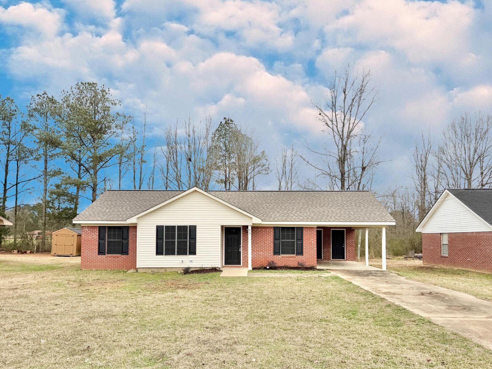 Property Photo: 93 Robin St MS 39702