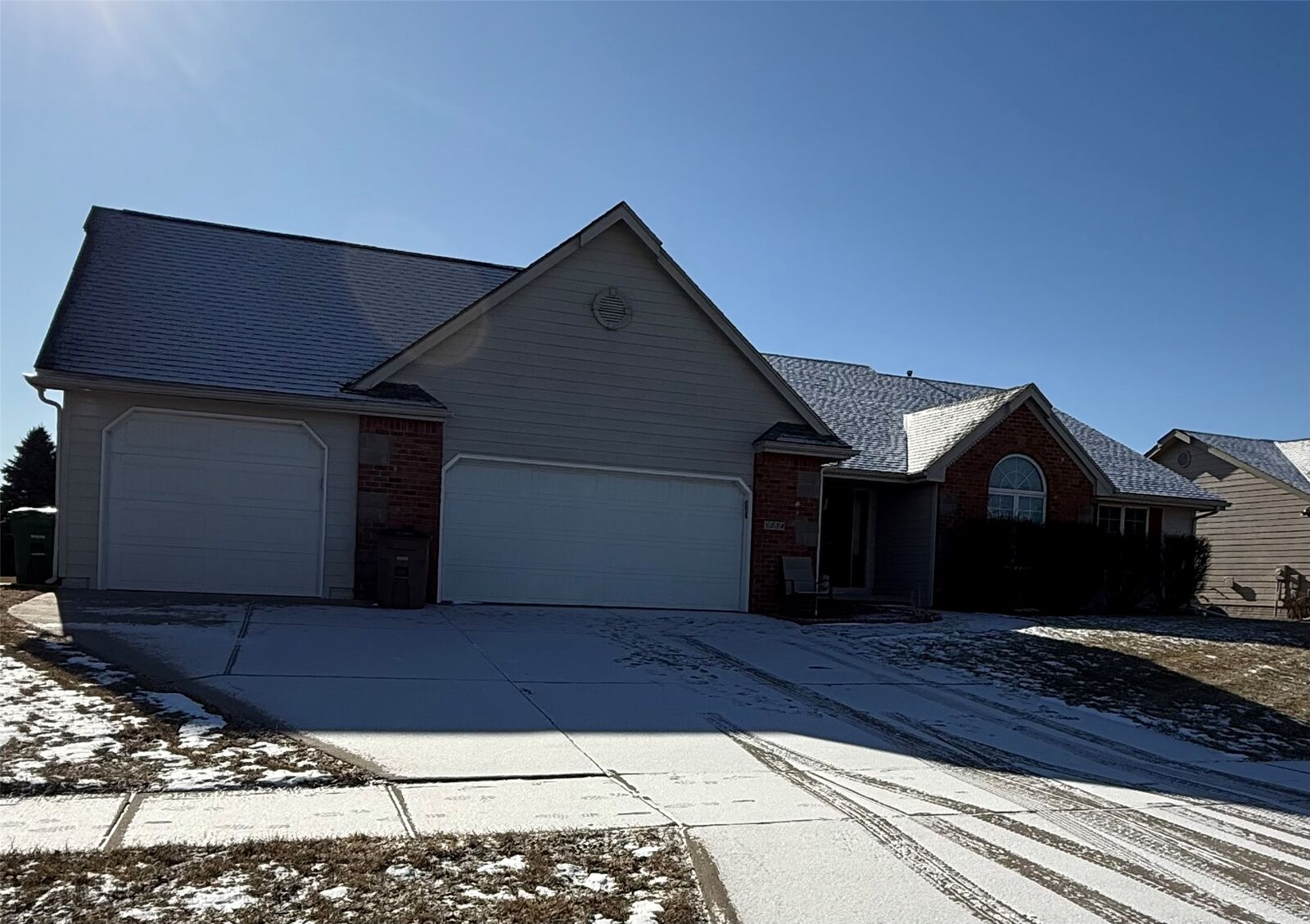 Property Photo:  1334 Lake Shore Drive SE  IA 50009 