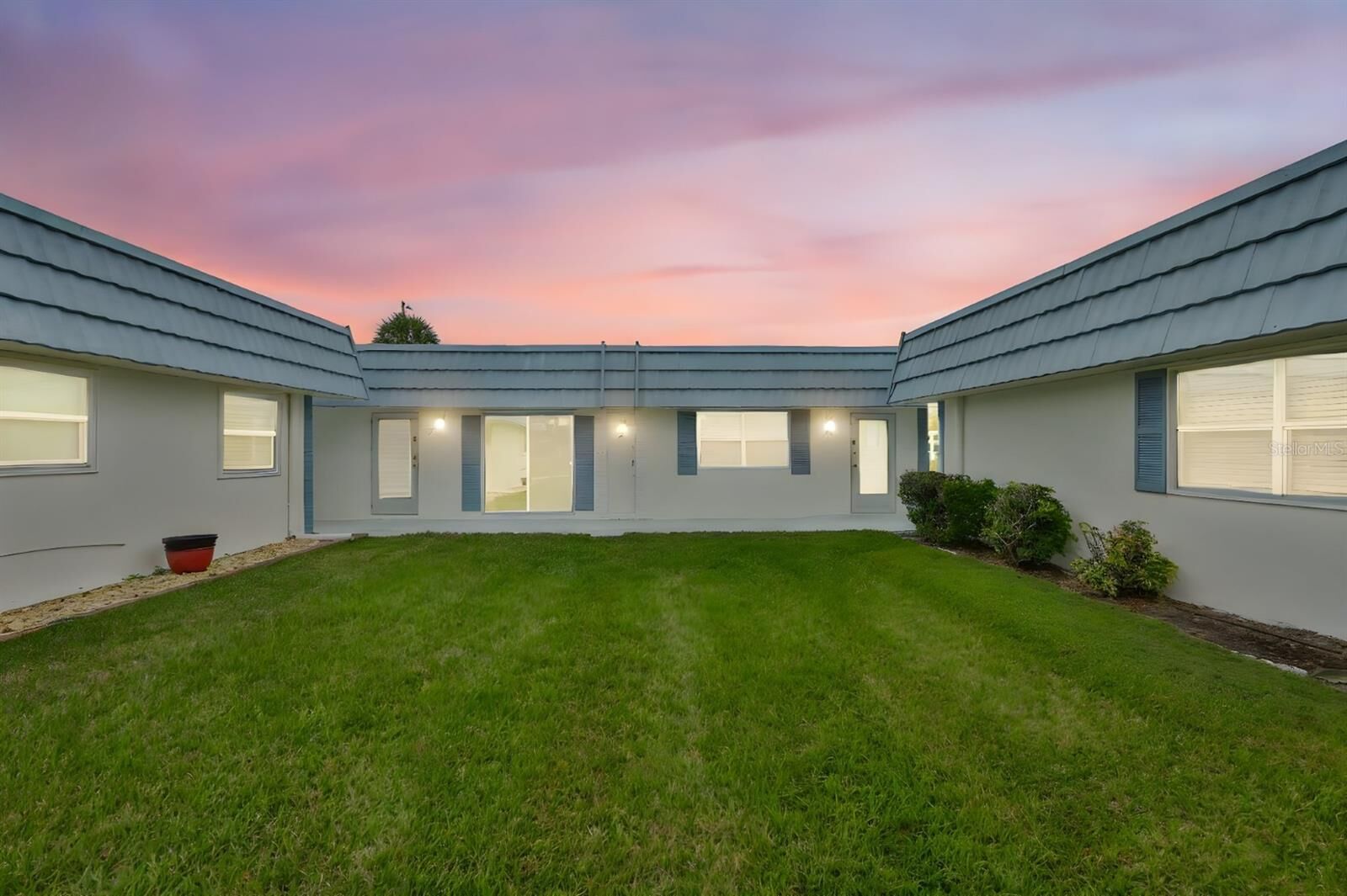 Property Photo:  1901 Andover Way 38  FL 33573 