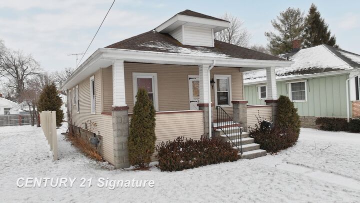 Property Photo:  1548 Maine Street  MI 48603 