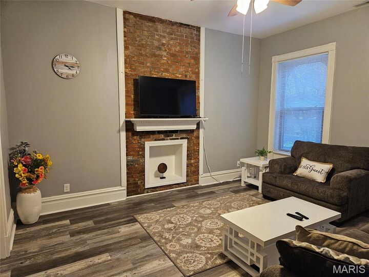 Property Photo:  2035 Allen Avenue 2  MO 63104 