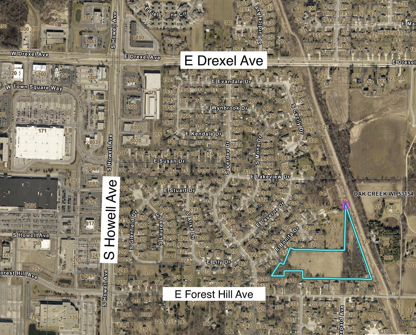 Property Photo:  640 E Darcy Dr  WI 53154 