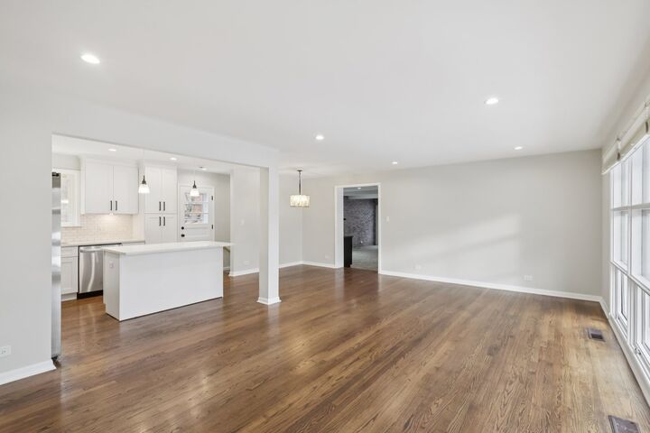 Property Photo: 6803 N Keeler Avenue IL 60712