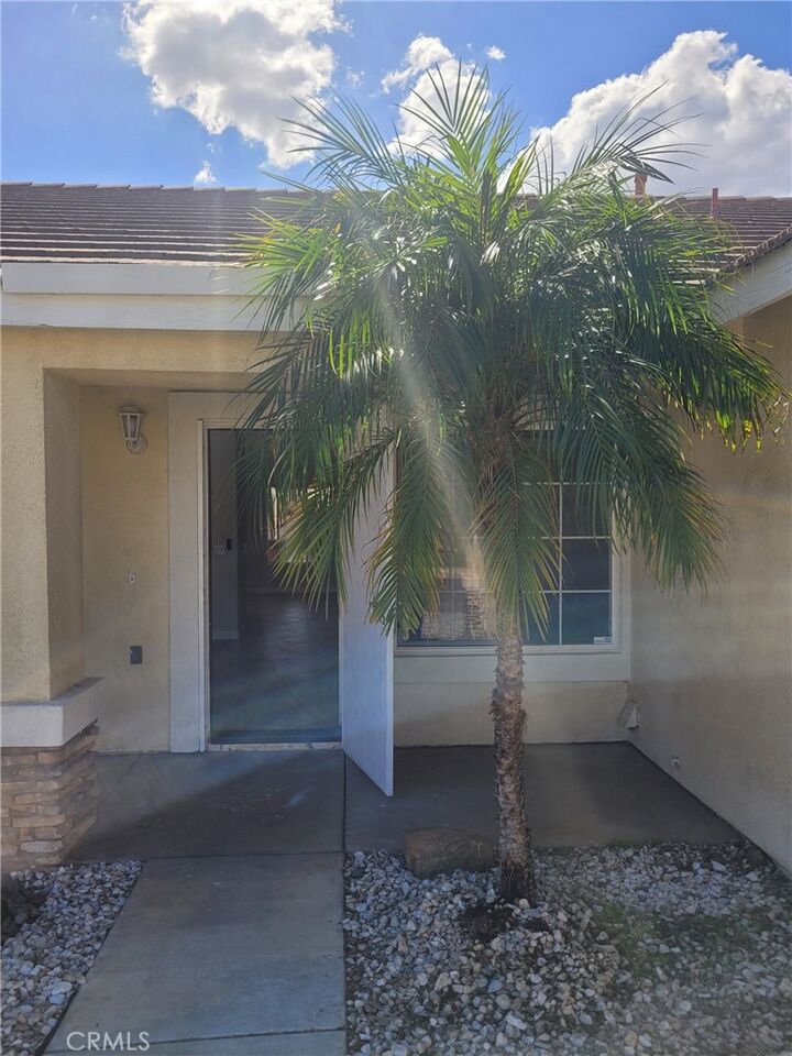 Property Photo:  18885 Oakview Way  CA 92530 