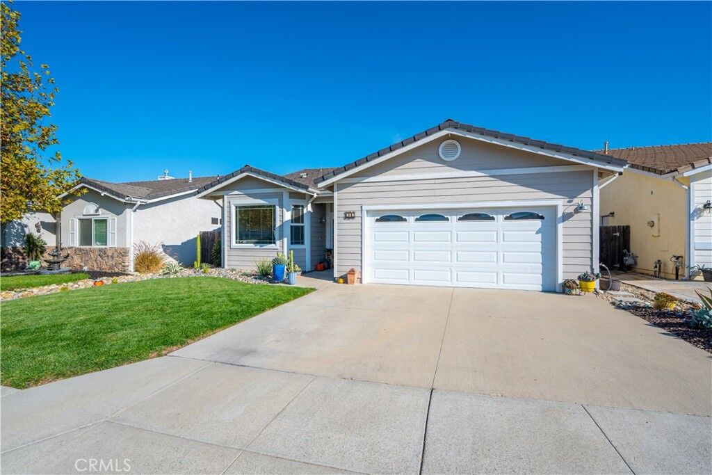 Property Photo: 121 Headwaters Rd CA 93465