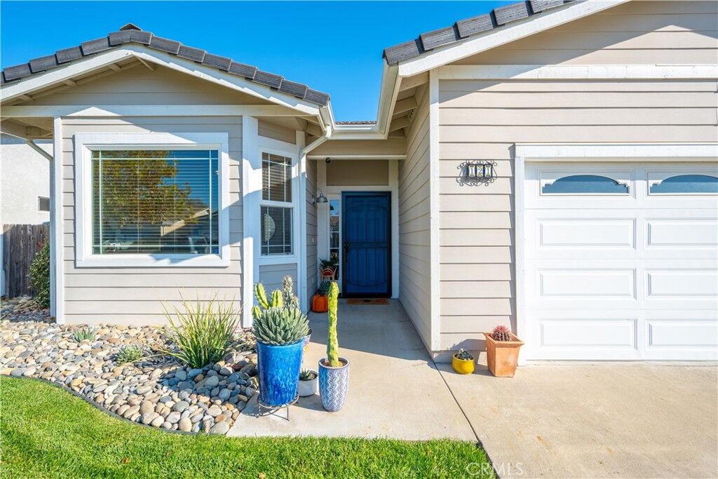 Property Photo:  121 Headwaters Rd  CA 93465 