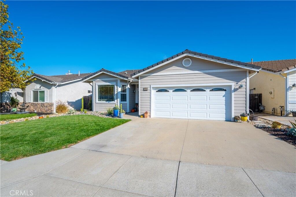 Property Photo:  121 Headwaters Rd  CA 93465 