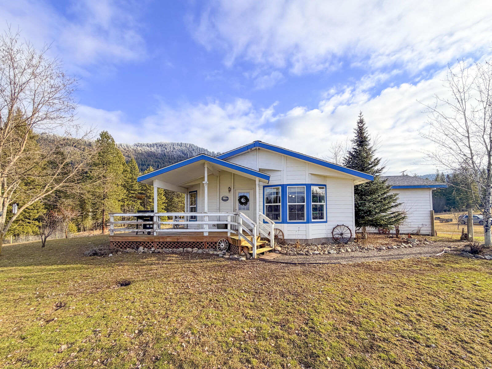 Property Photo:  1210 Spring Way  WA 99126 
