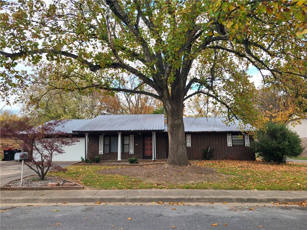 Property Photo:  4006 Miller Drive  AR 72762 
