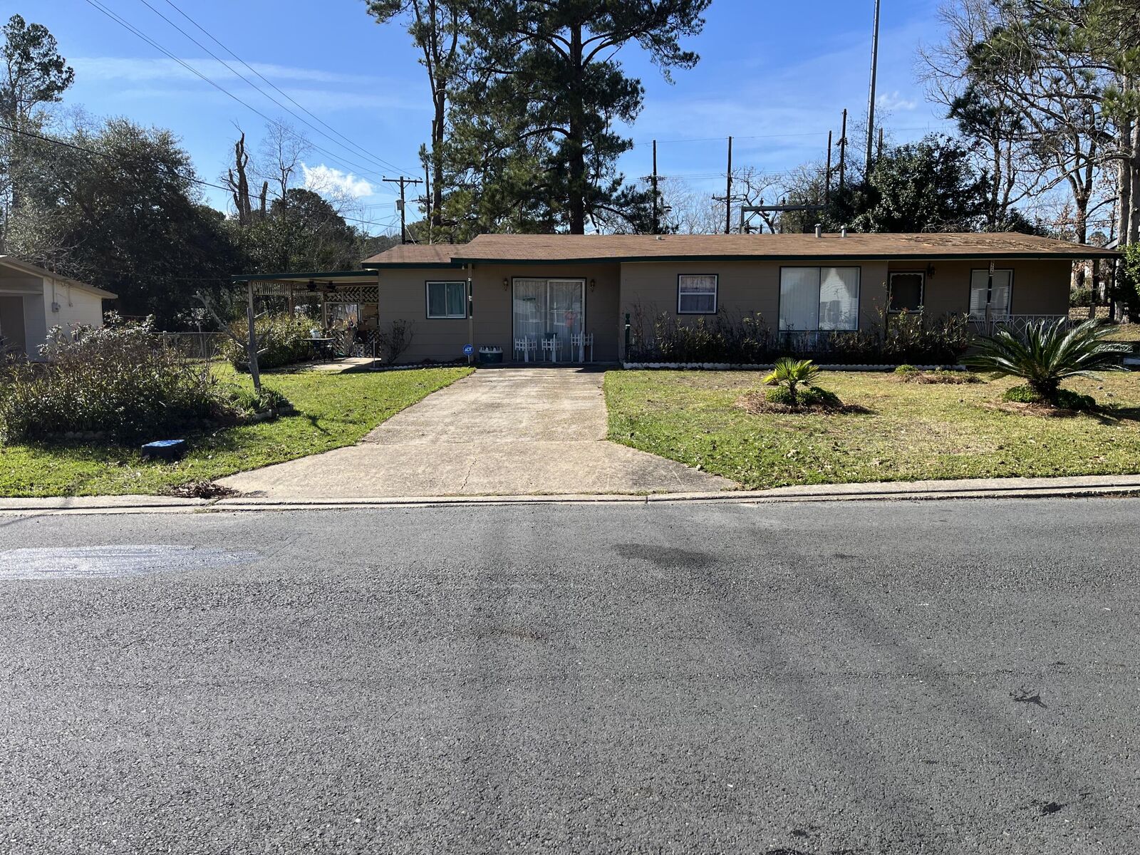 Property Photo:  922 Kings Rd  LA 71446 