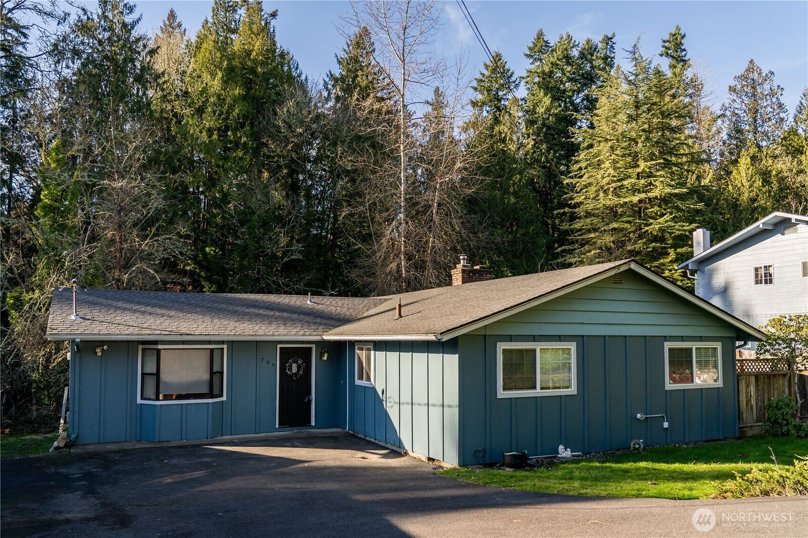Property Photo:  709 N 23rd Avenue  WA 98626 