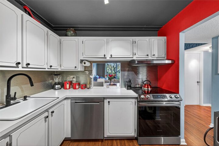 Property Photo:  1800 N Andrews Avenue 2F  FL 33311 