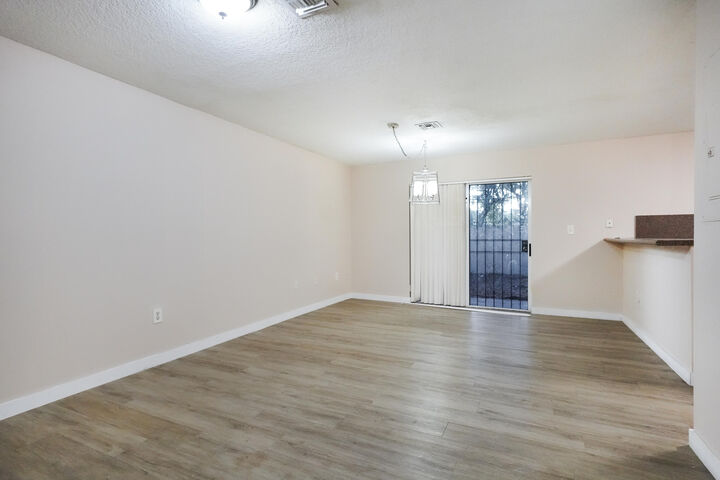 Property Photo: 14142 SW 260th Street 105 FL 33032