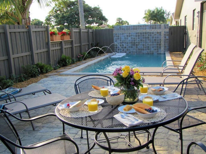 Property Photo:  2225 NE 14th Avenue  FL 33305 