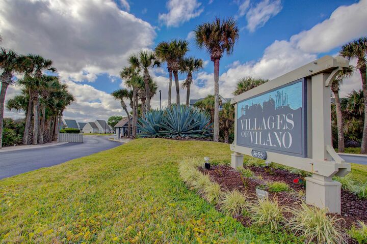 Property Photo: 168 Ocean Hollow Ln FL 32084