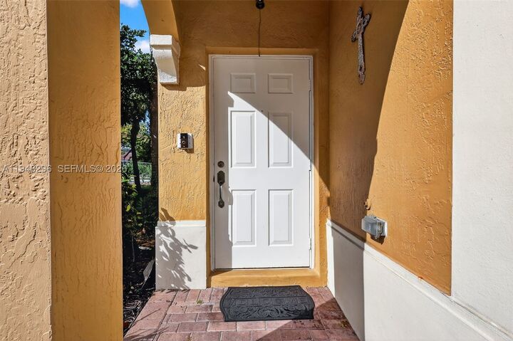 Property Photo: 3160 SW 129th Ter 118 FL 33027
