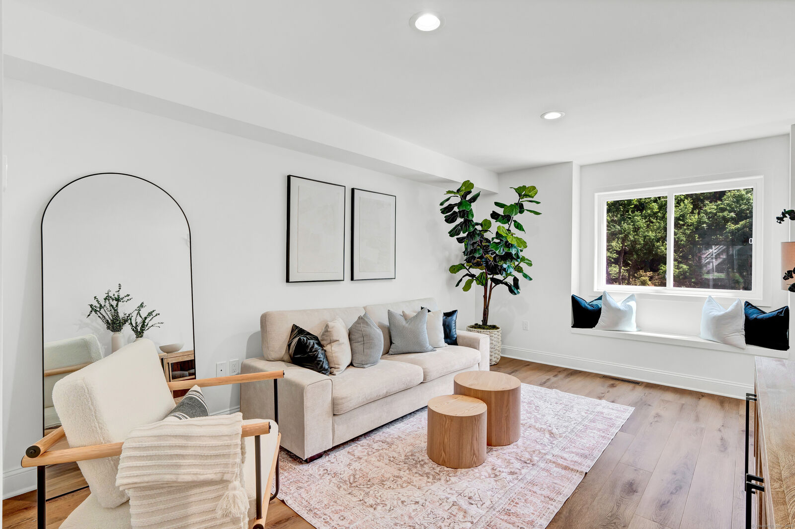 Property Photo:  33 Main Street 16  CT 06451 