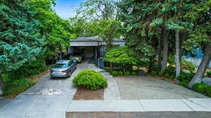 Property Photo:  22 W 15th Ave 22-24 W 15th Ave  WA 99203 