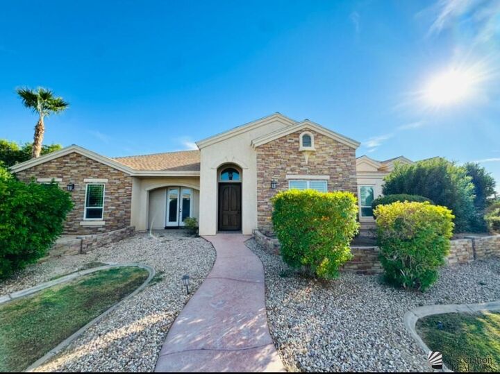 Property Photo:  4825 E 47 St  AZ 85365 