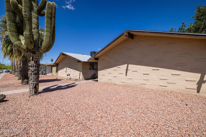 Property Photo: 6702 E Cheery Lynn Road AZ 85251