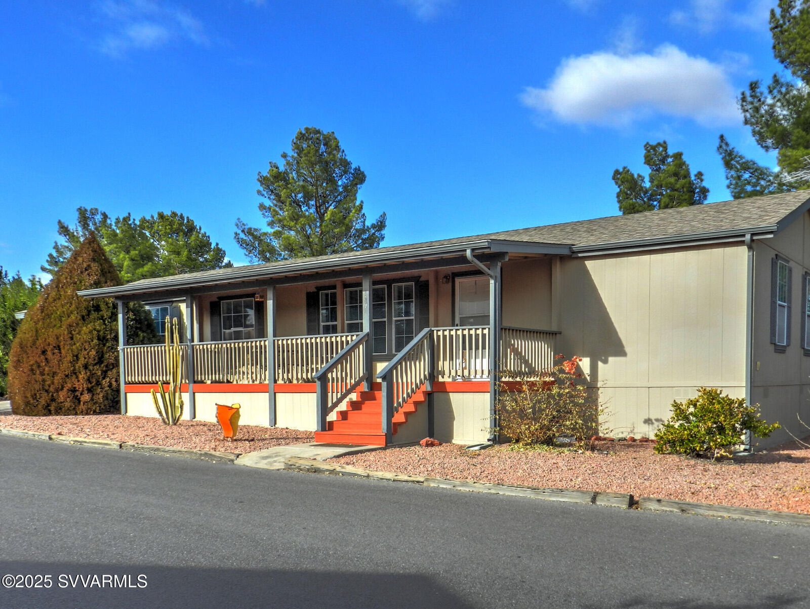 Property Photo: 2050 W State Route 89-A 149 AZ 86326