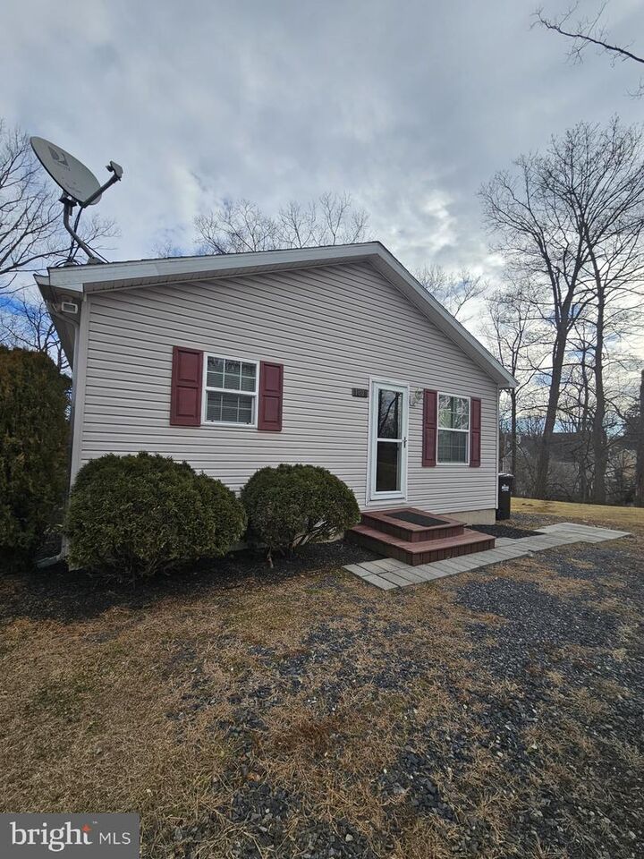 Property Photo: 1806 Route 212 PA 18951