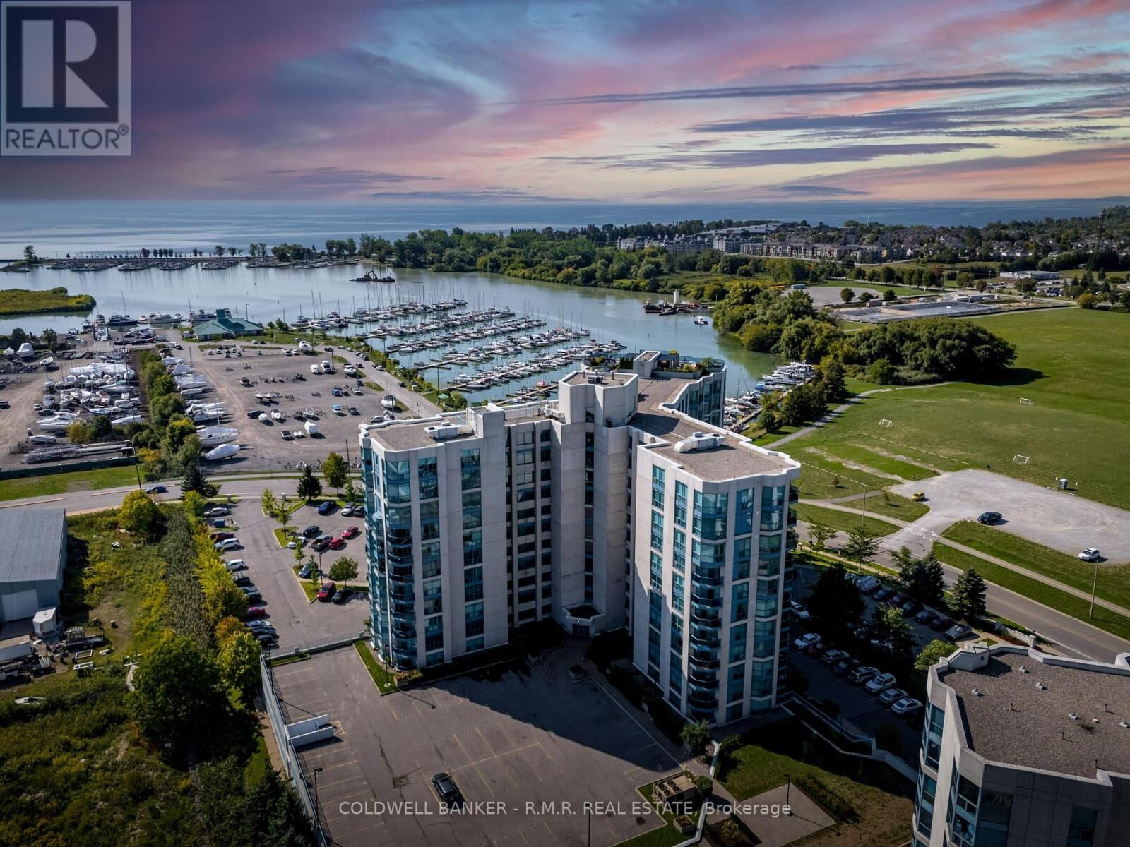 Photo de la propriété:  340 Watson Street West 517  ON L1N 9G1 