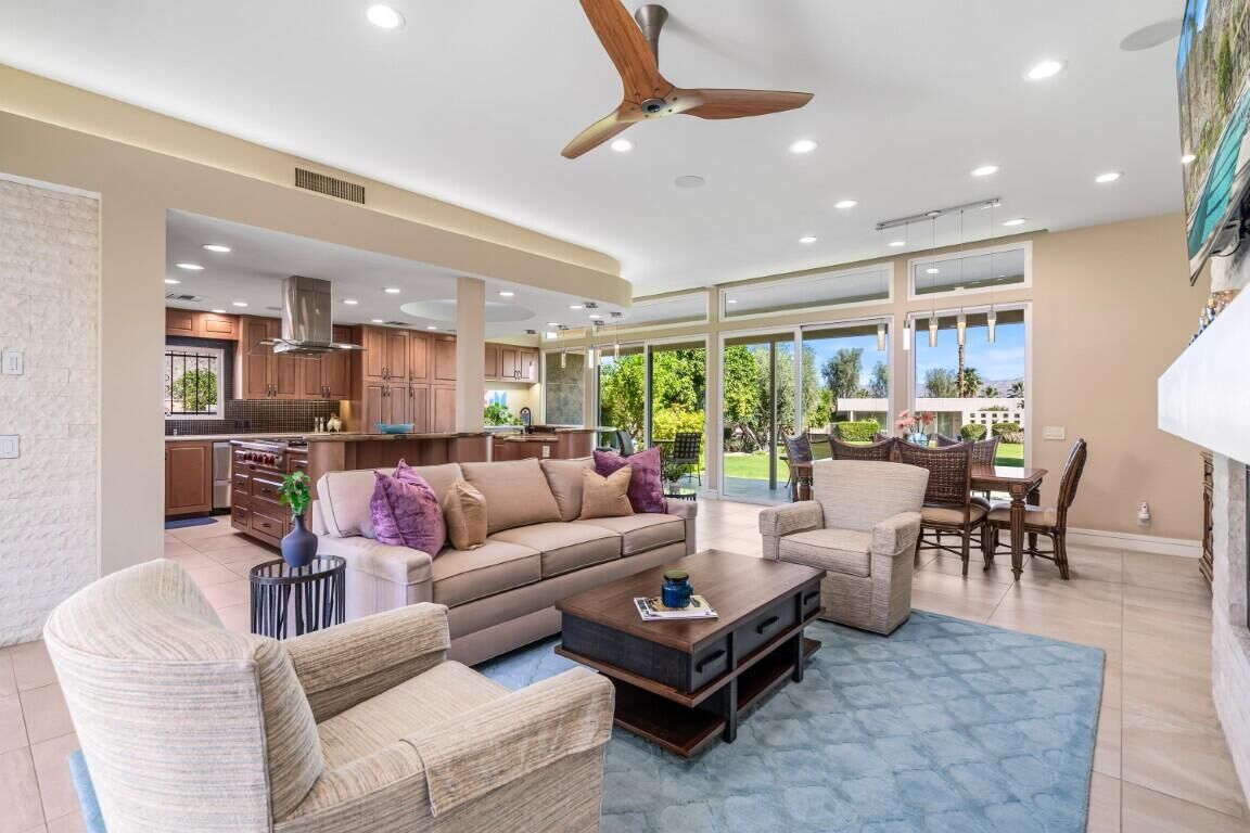 Property Photo: 72233 El Paseo #1717 CA 92260