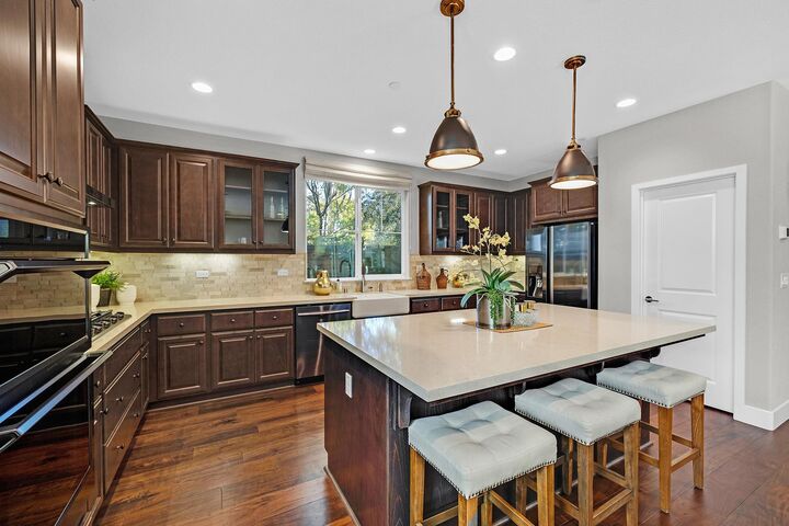 Property Photo: 883 Barney Com CA 94551