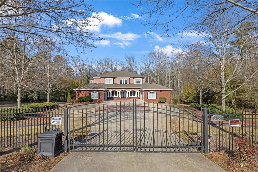 Property Photo: 258 N Salem Drive GA 30253