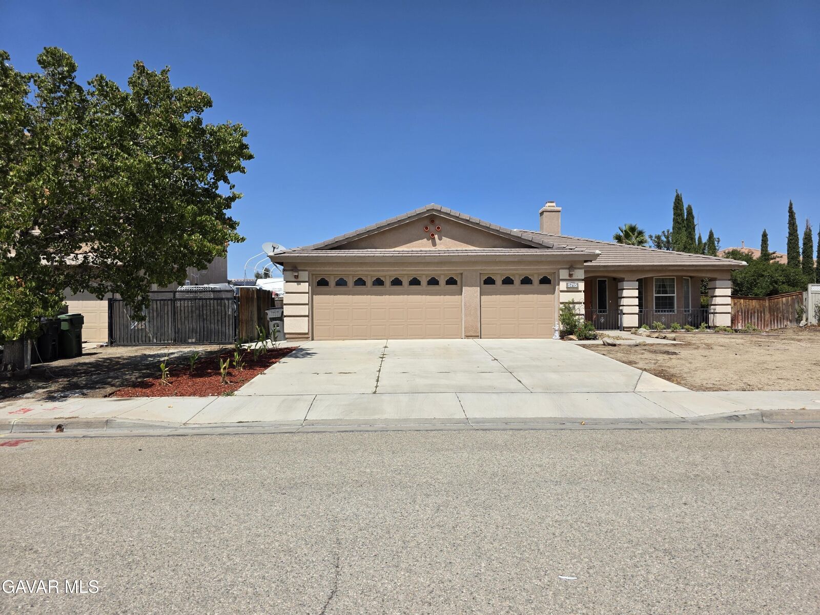 Property Photo:  5715 Capri Court  CA 93552 