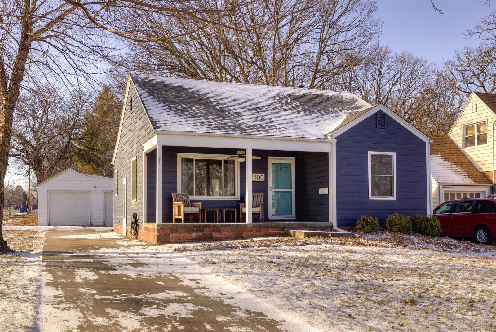 Property Photo:  2300 33rd Street  IA 50310 