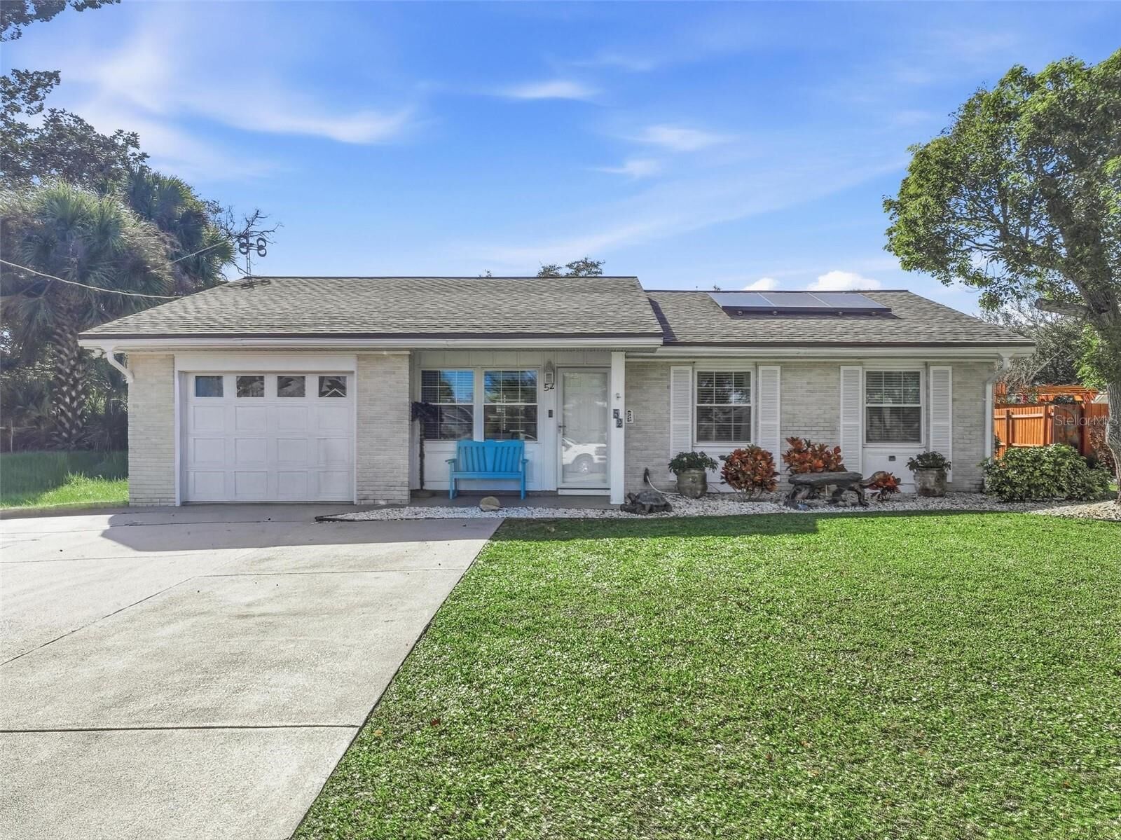 Property Photo:  52 Fleming Court  FL 32137 