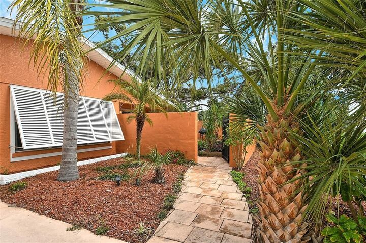 Property Photo:  449 Redwood Road  FL 34293 