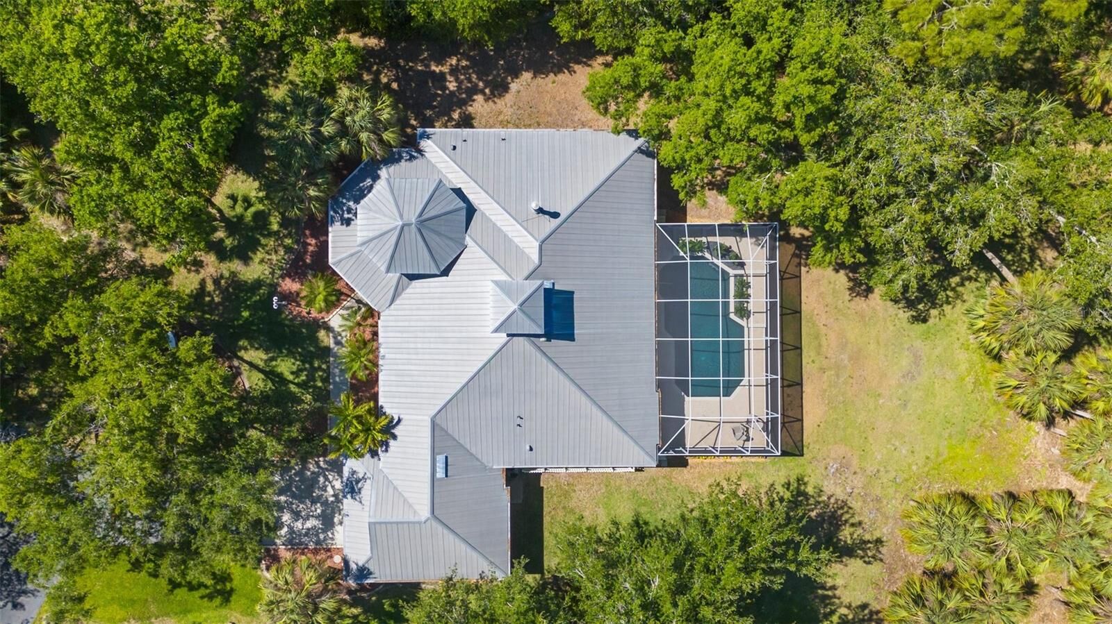 Property Photo:  710 N River Road  FL 34293 