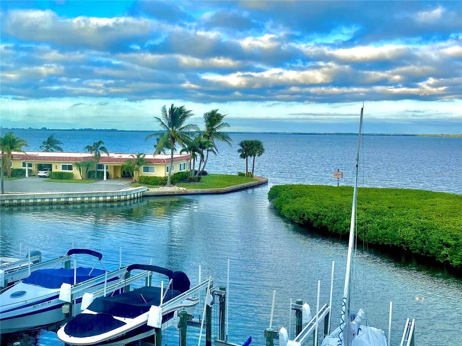 Property Photo:  4960 Gulf Of Mexico Drive 206  FL 34228 