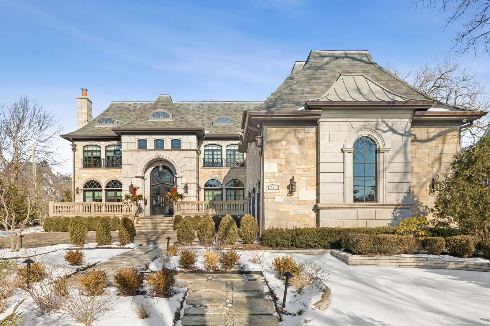 Property Photo:  321 E 9th Street  IL 60521 