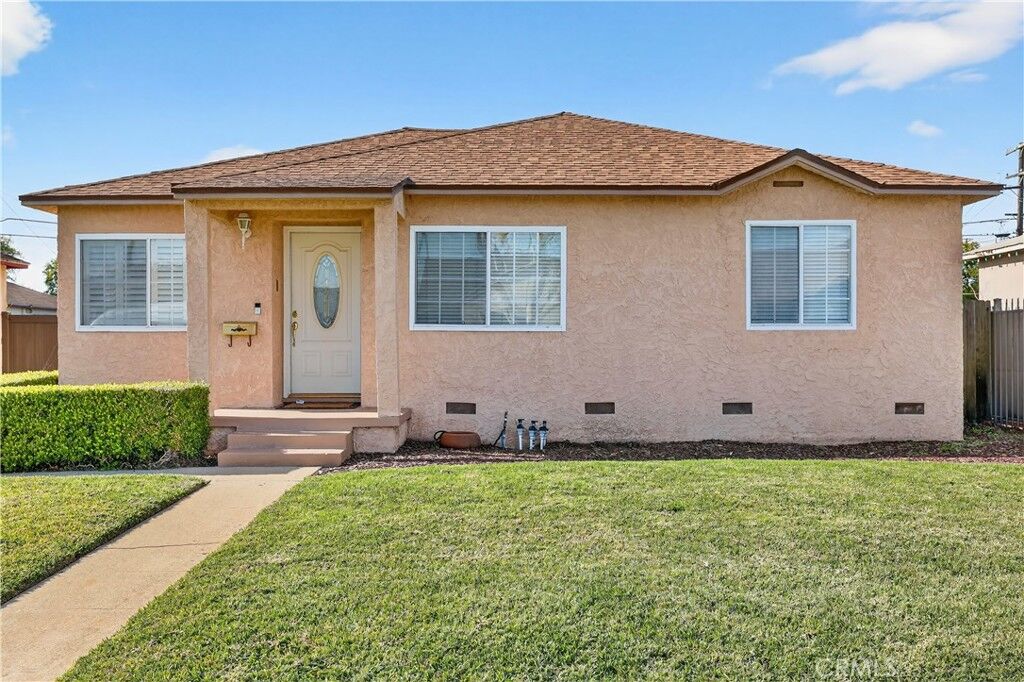 Property Photo:  13339 Crocker  CA 90061 