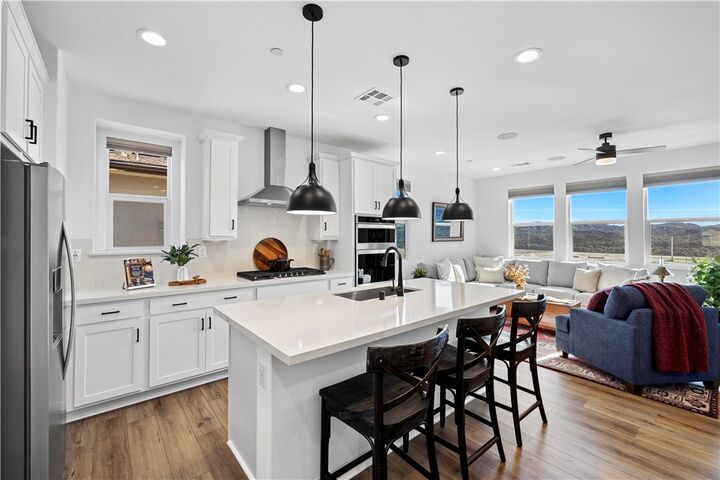 Property Photo:  821 Cornelia Way  CA 92694 