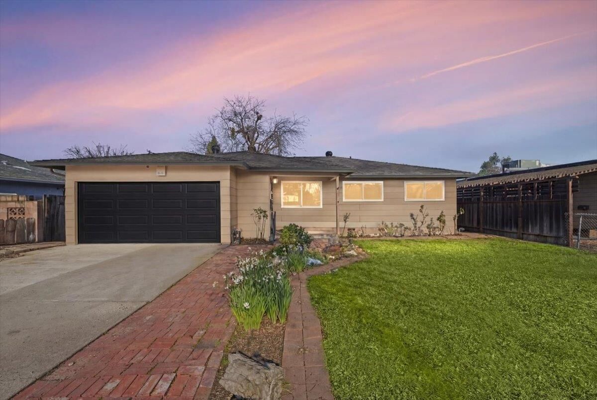 Property Photo: 221 W Pearl Avenue CA 95207