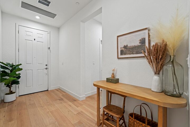 Property Photo:  805 Banpo Court  CA 95648 